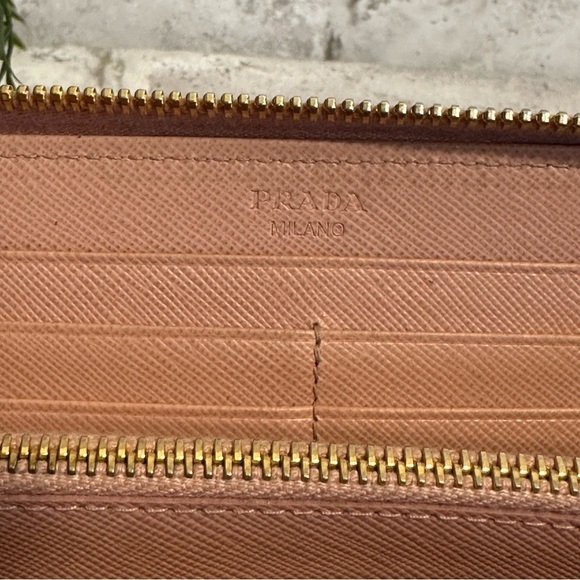 Prada Pink Saffiano Fiocco‎ Bow Zip Around Wallet Cammeo - Picture 4 of 8
